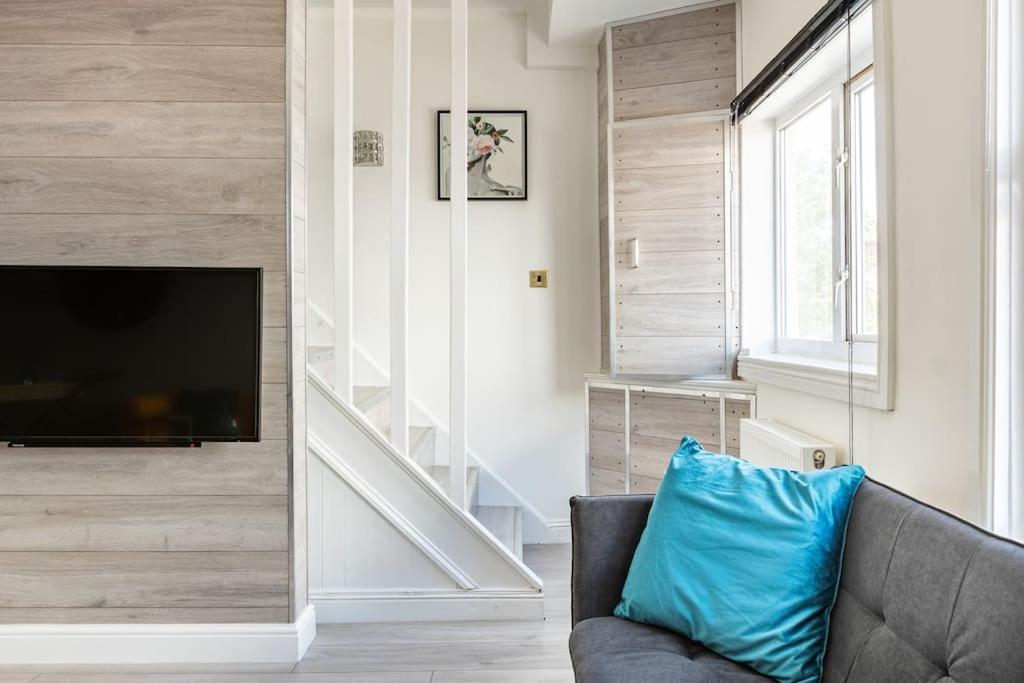 One Bedroom Duplex Apartment Located In Cowley. Оксфорд Екстер'єр фото