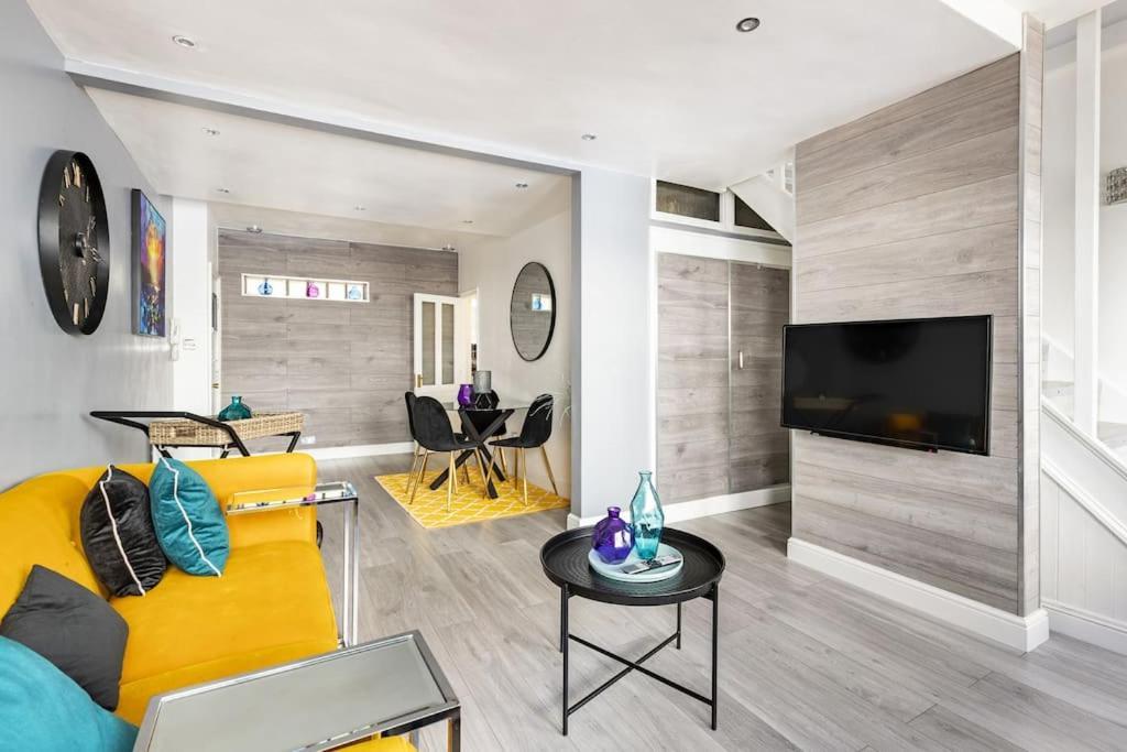 One Bedroom Duplex Apartment Located In Cowley. Оксфорд Екстер'єр фото